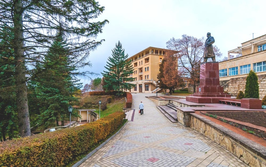 sanatoriy-ordzhonikidze-kislovodsk-6_872x546_042