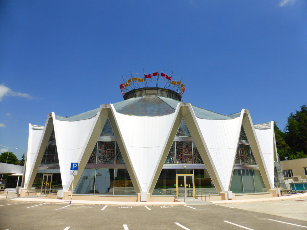 Здание_цирка,_проспект_Победы,_12,_Кисловодск_03